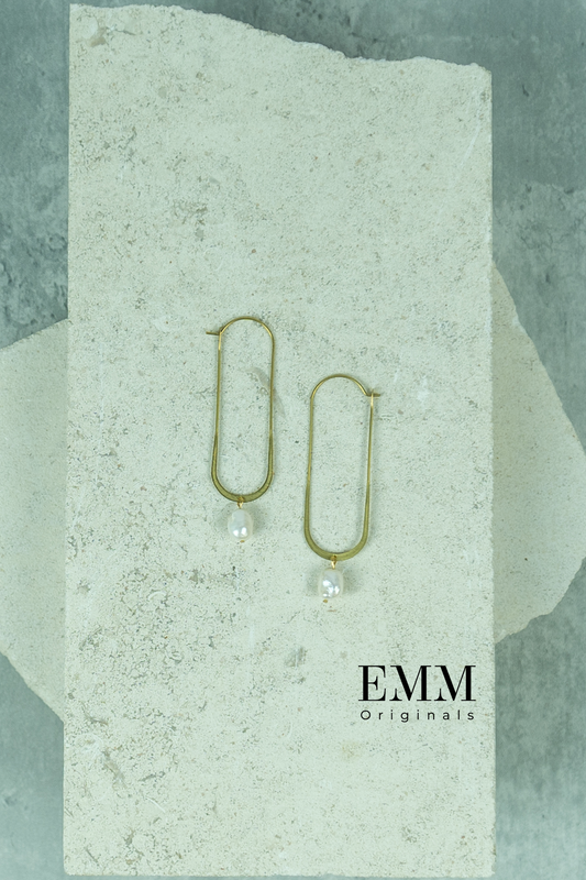 Oval Earring with Pearl